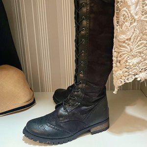 Dirty Laundry Black Lace-up Boots - Steampunk look